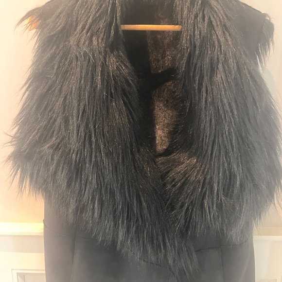 Shawl Collar Faux Fur Vest - Picture 6 of 9